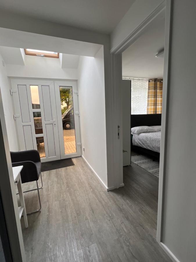 Studio In Private House Near Central Milton Keynes Apartment Exterior photo